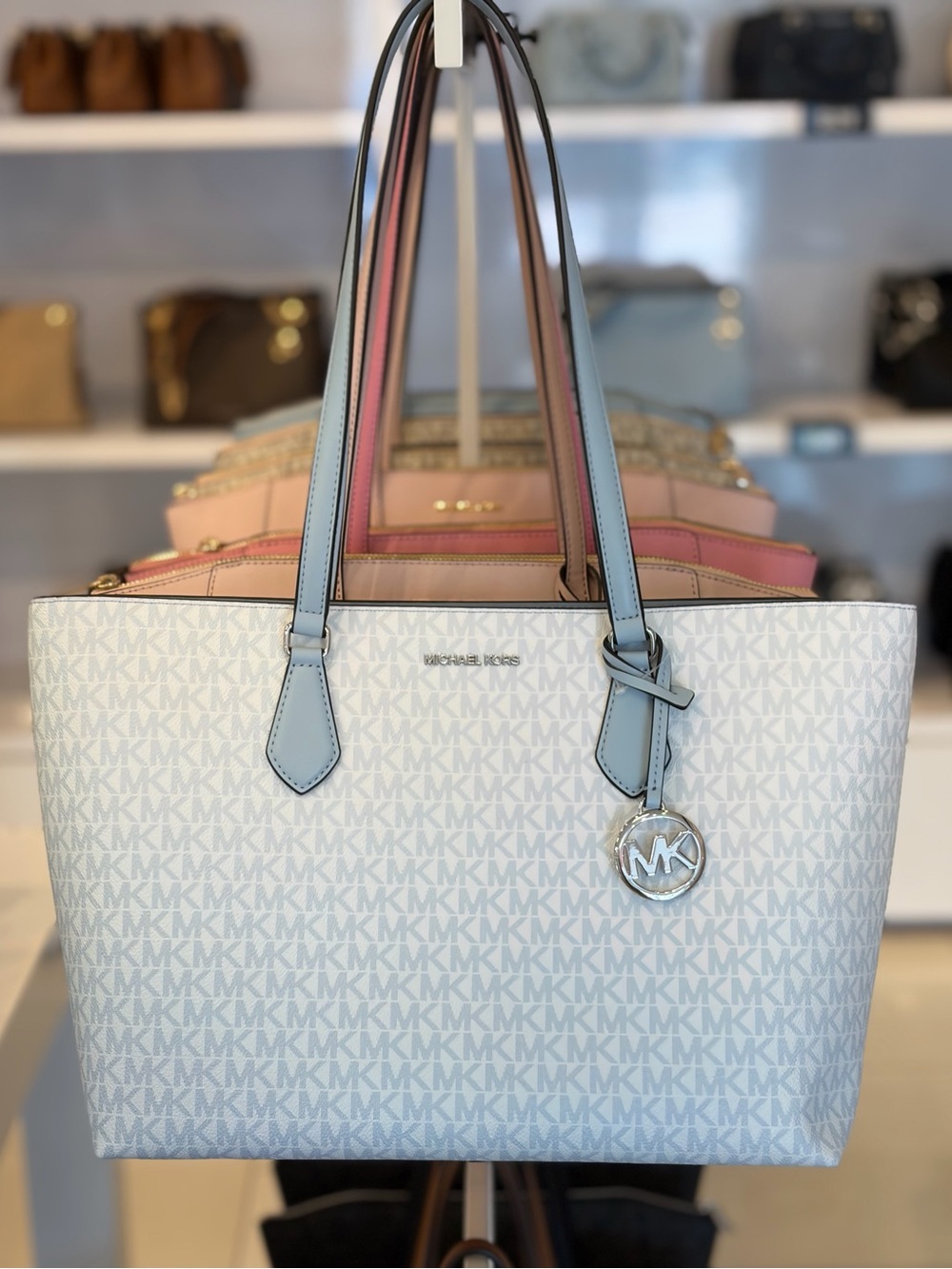 MICHAEL KORS Sheila Large Ombré Signature Logo Tote Bag - Picture 6 of 13